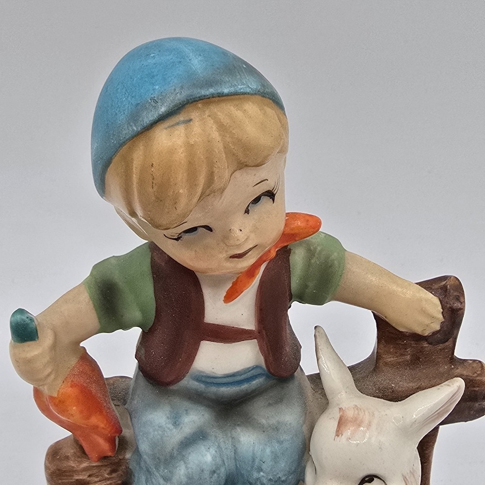 Vtg BOY and BUNNY Figurine with Carrots Made and‎ Hand-Painted in Postwar Japan - Picture 2 of 11